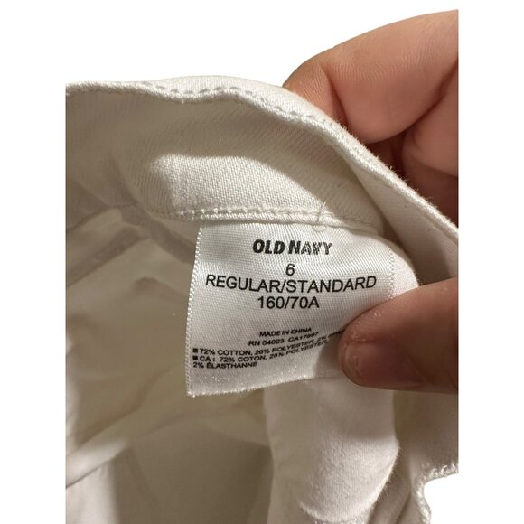 ๐ 2/$20 ๐ Old Navy The Sweetheart White Capri Jeans Size 6 - Picture 6 of 6